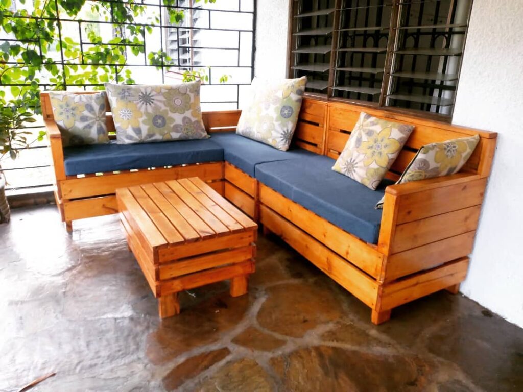 Kamjos Designs Pallet Furniture